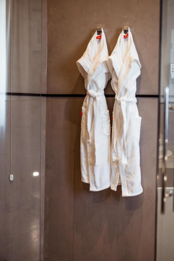 Queen Suite Spa Bath